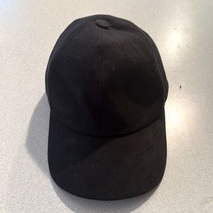 LOUIS VUITTON monogram style Black Hat. Sz: S